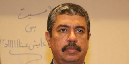 مفاجأة صاعقة من العيار الثقيل : بحاح باع جزيرة سقطرى لرجال أعمال إماراتيين من أصل ايراني (تفاصيل)