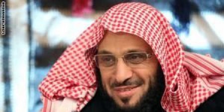 الشيخ عائض القرني يمتدح شاعر يمني ووصفه بمتنبي هذا العصر