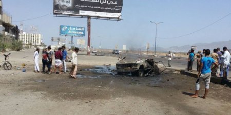 اخر اخبار اليمن اليوم الجمعة  انفجار غامض لسيارة في عدن يثير التساؤل (صورة)