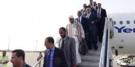 حكومة بن دغر تتخذ قرار أسعد كل الجنوبيين.. تفاصيل