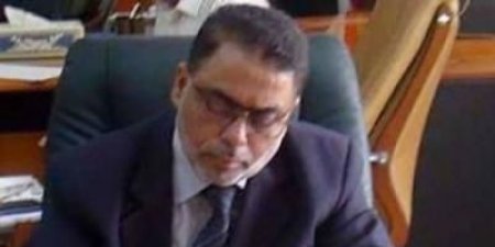 محافظ عدن الأسبق يكتب إلی بن “دغر” هذة هى الحلول لإنقاذ مدينة عدن