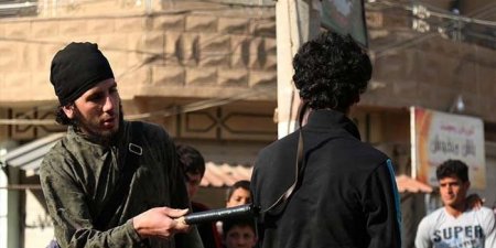 اخبار سوريا حلب الان .. اخبار سوريا اليوم "داعش" يجلد 5 مدنيين بعد صلبهم في دير الزور؛ والتهمة..؟!