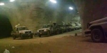 شاهد أول صورة التي تكشف حقيقة الانفاق التي بناها صالح تحت صنعاء .. ( عربات عسكرية )