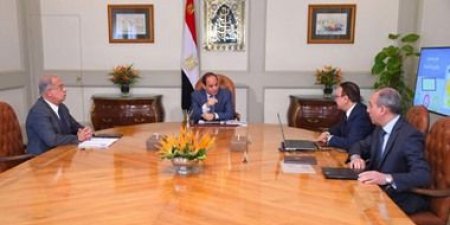 السيسي يستعرض مع وزير الاتصالات تصميم مدينة المعرفة بالعاصمة الإدارية الجديدة
