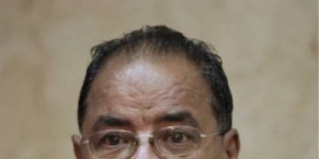 جديد . عاجل عبده الجندي كان ساخرا وتحول إلى مسخرة بعد أن وجه له الحوثي صفعة موجعة وأهانه بشدة ..تعرف على القيادي الحوثي الذي اهان الجندي