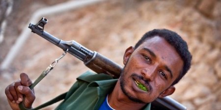 تقرير دولي يكشف عن ما ينفقه اليمنيين علی القات
