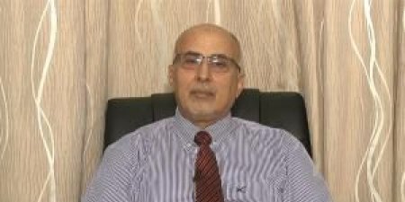 وزير في حكومة بن دغر يكشف سبب مغادرته لعدن