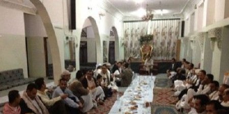 يمن برس تويتر .. يمن برس صحافة نت الإفطار في المساجد ..طقس رمضاني متوارث في اليمن