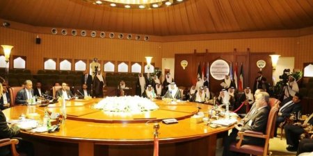 اليمن الان عاجل اخبار اليمن عاجل : ضغوطات الدول الـ18 تنجح في الكويت وأيام فقط تفصل اليمنيين عن مشروع «الحل السياسي» والحكومة تُشرع باعادة الاعمار