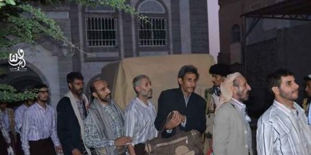 يمن برس السعودية عاجل بالصور.. اتمام عملية تبادل 194 أسيراً بين المقاومة والحوثيين في تعز