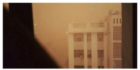 عاجل بالصور. . منظر مرعب النهار يتحول إلى ليل في أقوى عاصفة رملية تضرب عدن الآن