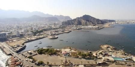 فاعل خير يحل مشكلة الكهرباء في عدن لمدة شهر كامل