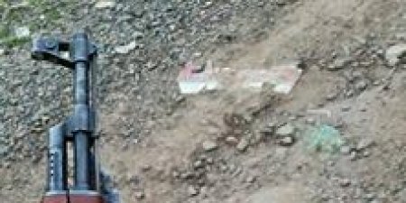 اخبار اليمن اليوم مباشر عاجل بالصورة.. : شاهد عينة مما تركه الحوثيون عند محاولتهم سحب جثث قتلاهم في جبهة الضباب