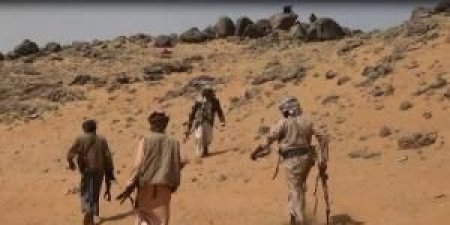اخر اخبار اليمن اليوم السبت  بالاسم .. قيادي ميداني بارز في مليشيا الحوثي مع مرافقيه بقبضة المقاومة في هذة المحافظة ( قبض عليه و هو يرتكب جريمة كبيرة)