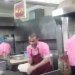 شاهد بالفيديو .. اسرع خباز يمني يعمل بالسعودية
